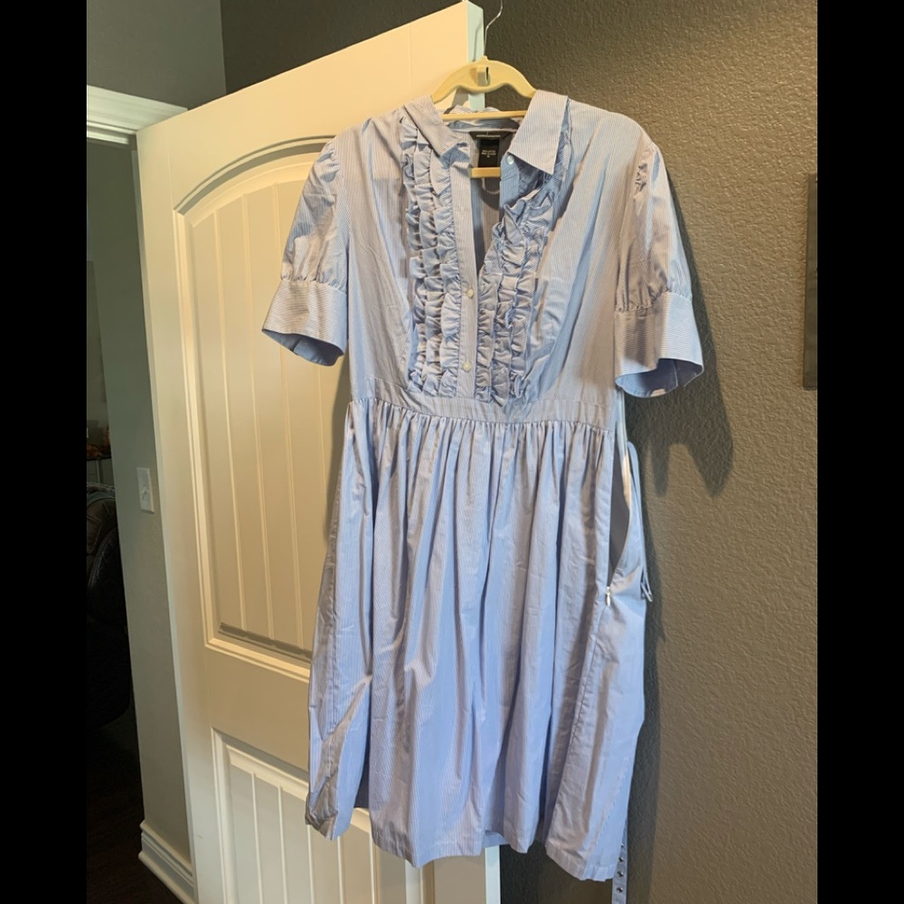 Mods International dress, NWOT, very pretty ruffles on top, zip up side.